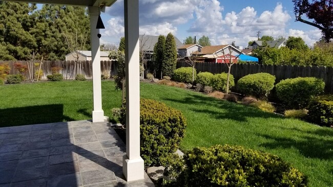 Building Photo - Gorgeous, Corner Lot with all the extras.