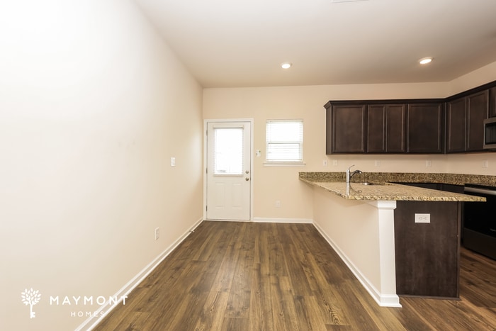 Building Photo - 8073 Logan Dr