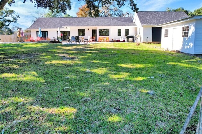 Building Photo - 295 County Rd 687