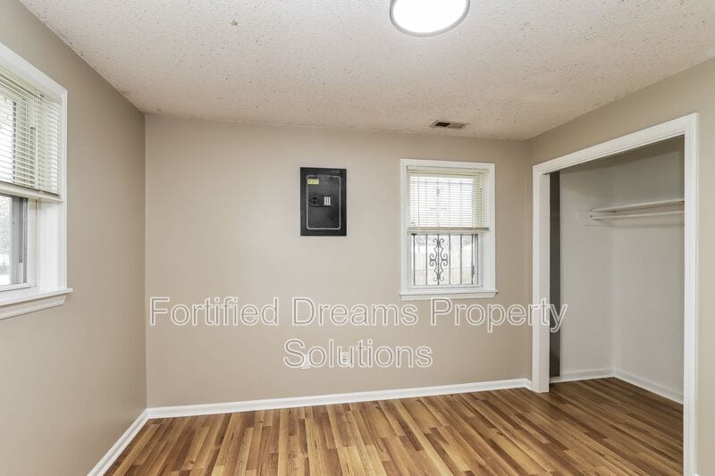 Building Photo - 2204 Celeste Ct
