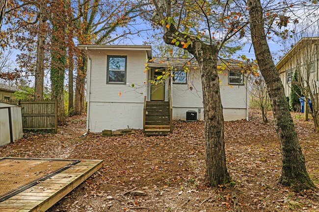 Building Photo - Cozy and Quaint 2-Bedroom with Bonus Room ...