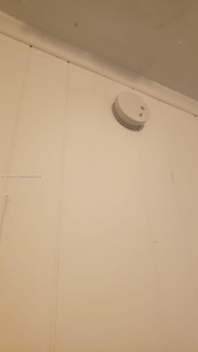 Building Photo - 1517 Logan St