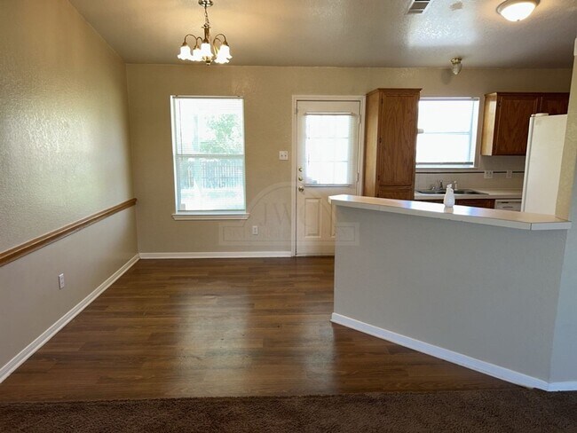Building Photo - 3816 Sawtooth Dr