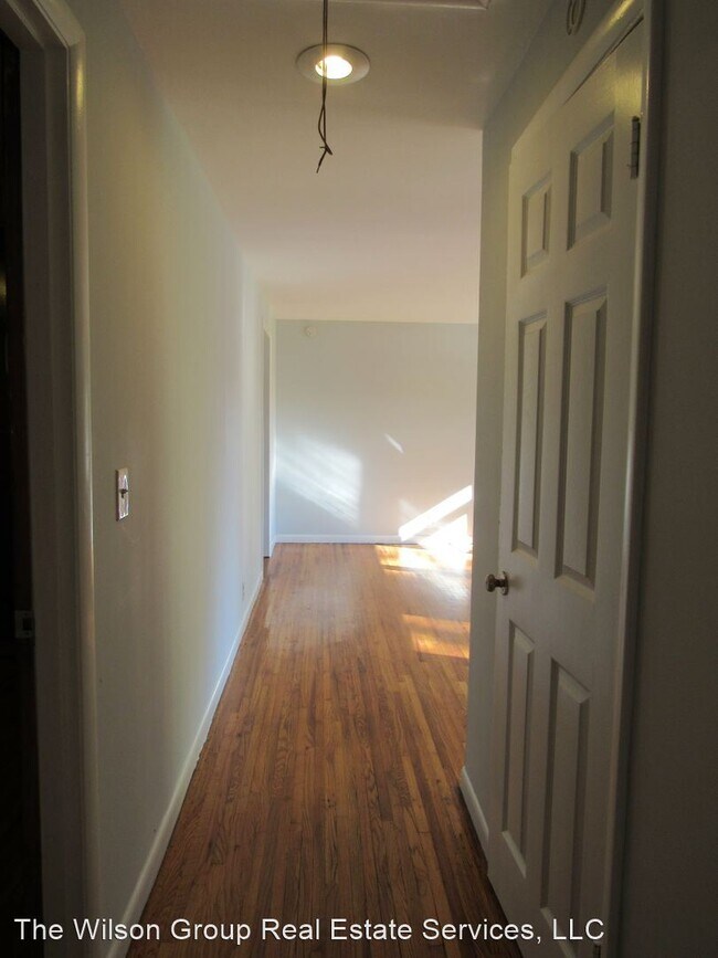 Building Photo - 3 br, 1 bath House - 4105 Edwards Avenue