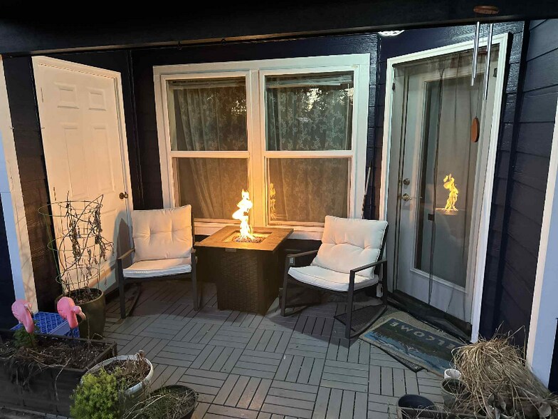 Building Photo - 663 NE 162nd Ave