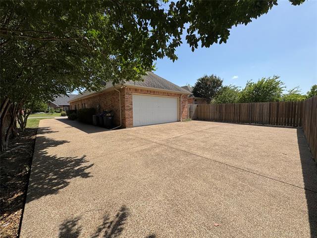 Building Photo - 6376 Newport Ct