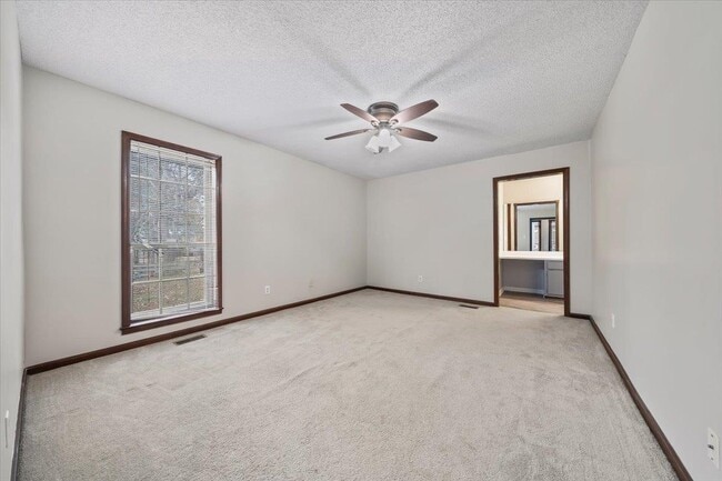 Building Photo - 10060 Rosemark Rd