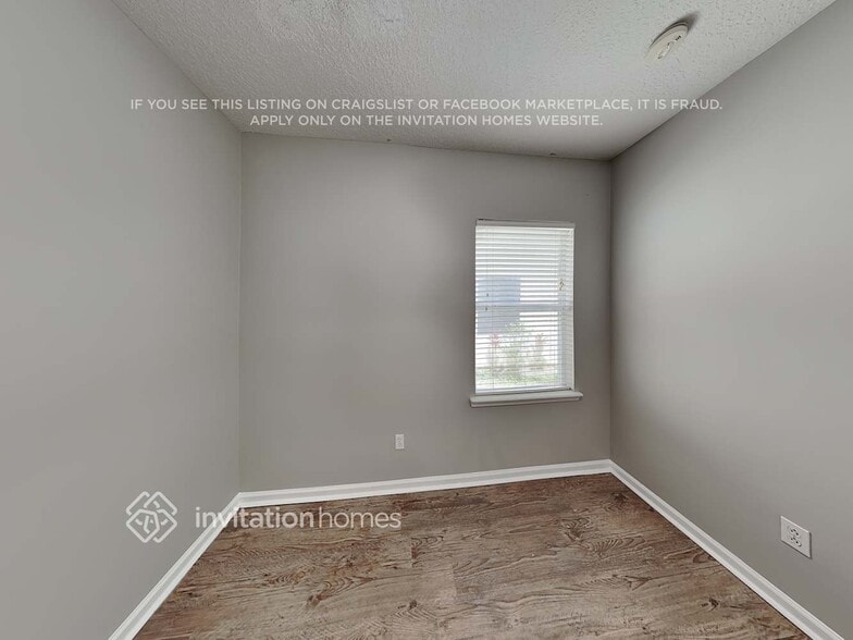 Building Photo - 14809 Falling Waters Dr