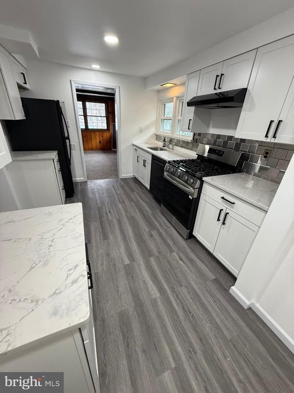 Building Photo - 109 N Main St