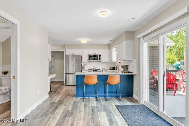 Building Photo - Welcome to Woodlands!