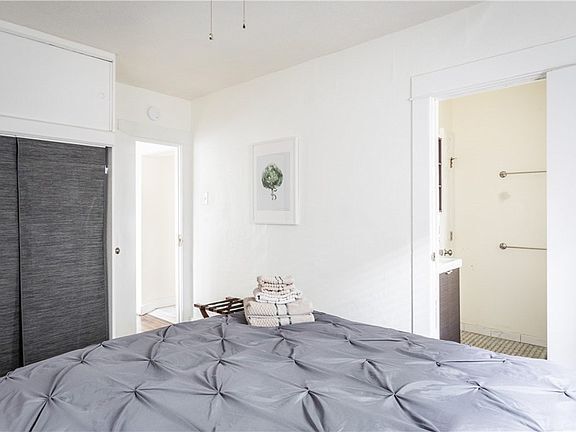 Building Photo - 1035 E 4th St APT C,Long Beach, CA 90802