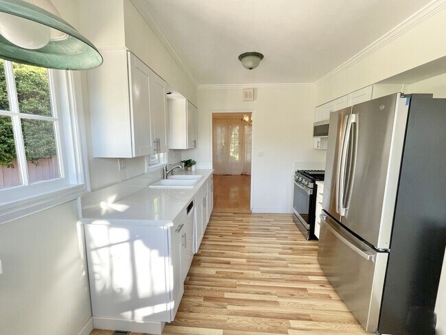 Building Photo - 10551 Troon Ave