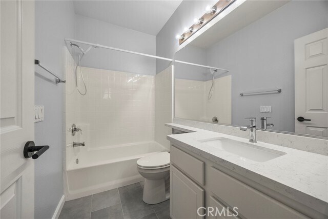 Building Photo - 72 Salton