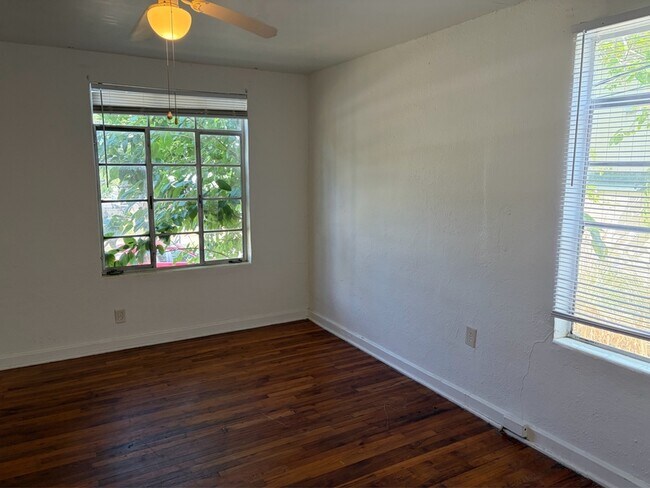 Building Photo - 209 Lovelace Dr