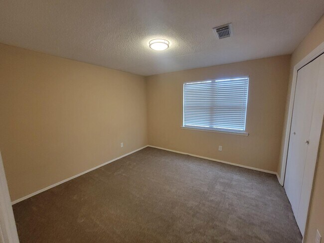 Building Photo - 117 Glenora Ct