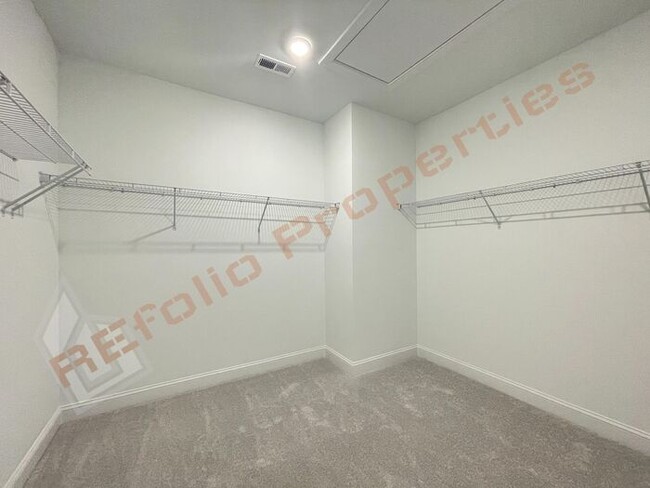 Building Photo - Beautiful Brand New 4 Bedroom, 3 Bathroom ...
