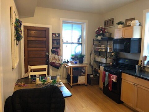 Building Photo - BEAUTIFUL APARTMENT in an UNBEATABLE LOCATION