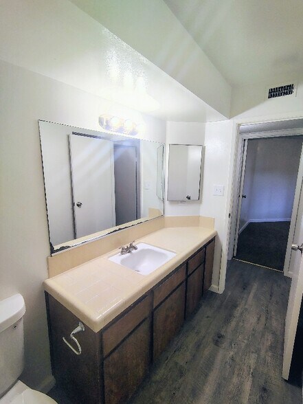 Building Photo - 4140 Teal St