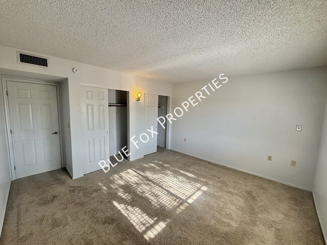 Building Photo - 1721 W Dalehaven Cir