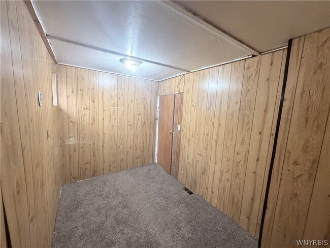 Building Photo - 901 South Park Ave