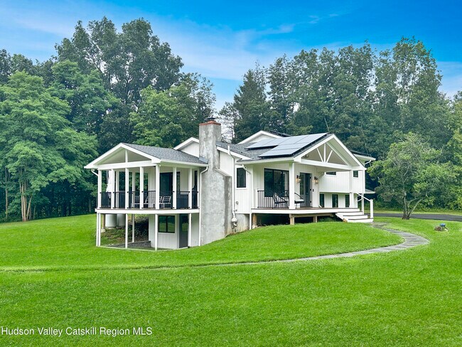 Building Photo - 441 Oak Summit Rd