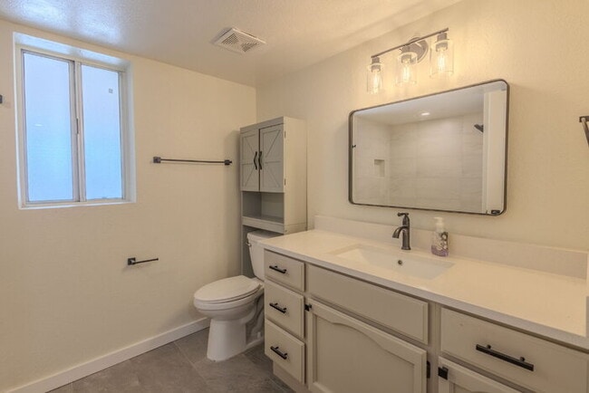 Building Photo - Green Valley Country Club Estates! 55+ Community, at least one person residing in the home must b...