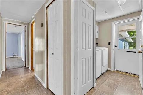 Building Photo - 1143 US-69