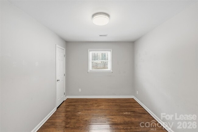 Building Photo - 2521 Dora Dr