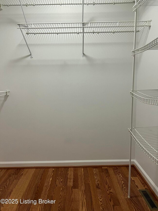 Building Photo - 47 N Country Dr