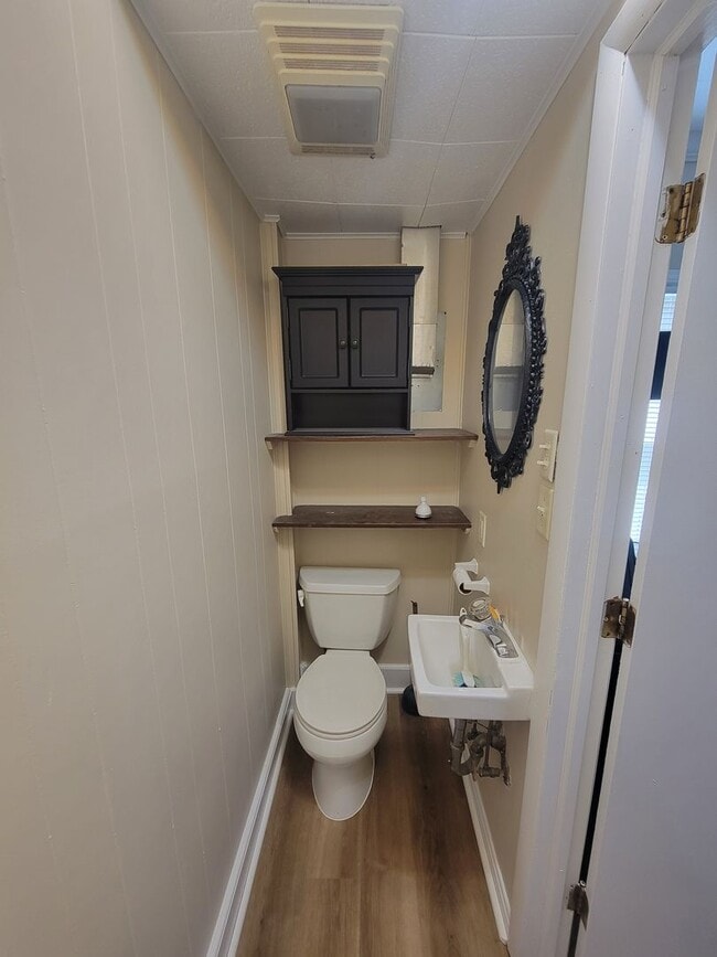 Building Photo - 2 Bedroom Home in Lancaster City