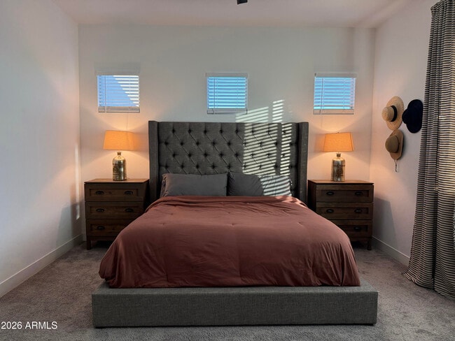 Building Photo - 10849 E Thunderbolt Ave