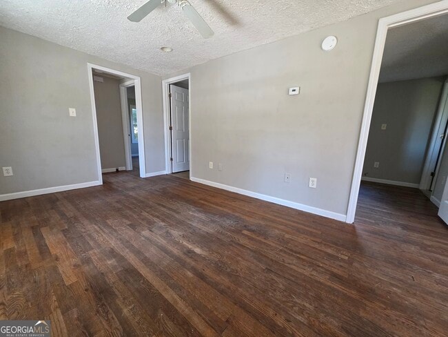 Building Photo - 531 Old Stone Rd