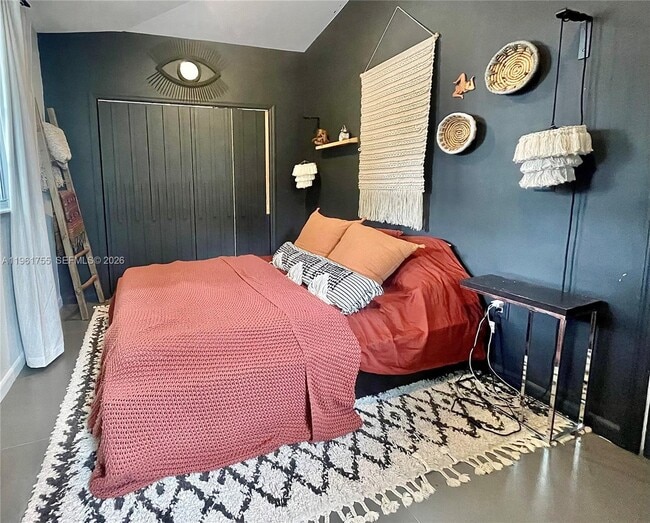 Building Photo - 723 NE 62nd St