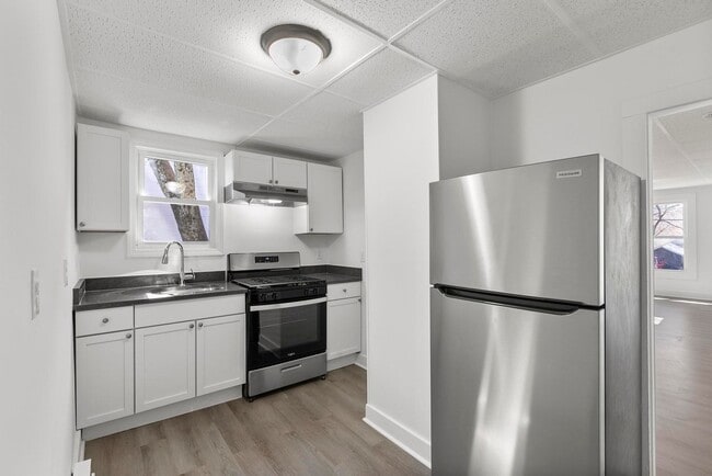 Primary Photo - 77 Bellevue Ave