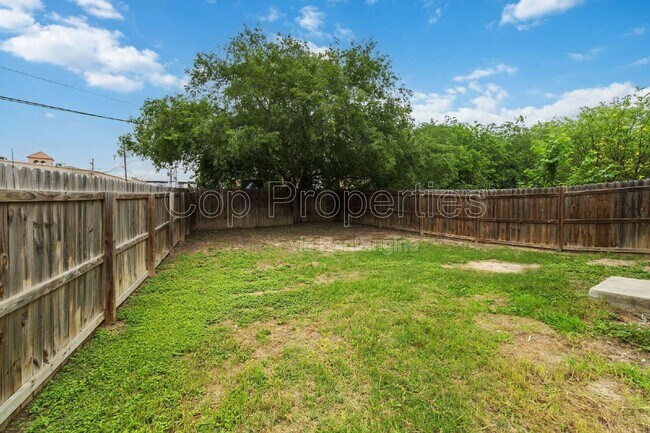 Building Photo - 11103 Belair Dr