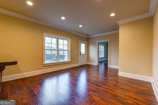 Building Photo - 1049 Highland Village Trail