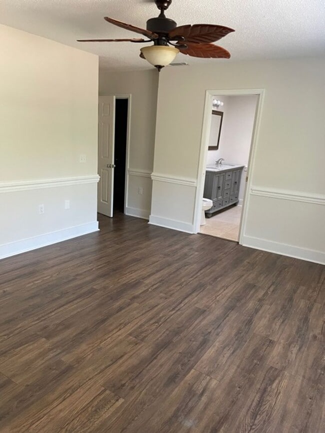 Building Photo - 25 Honey Locust Cir