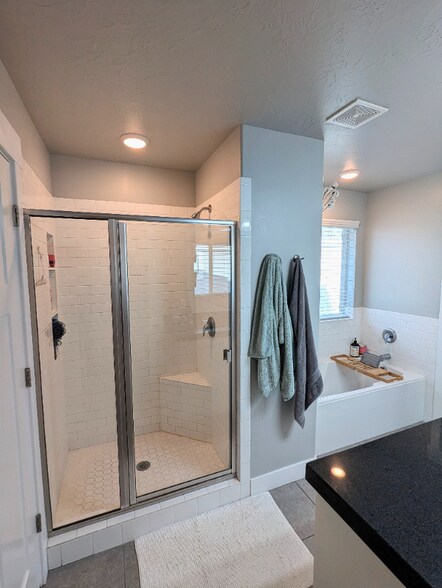 Building Photo - 62 E 425 N