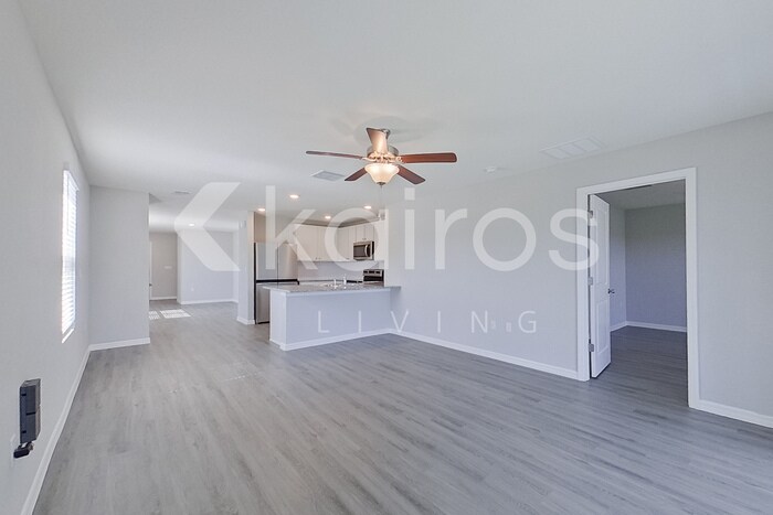Building Photo - 4383 SW 85 Ln