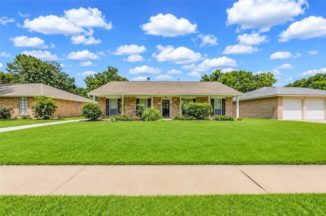 Building Photo - 16019 Fathom Ln