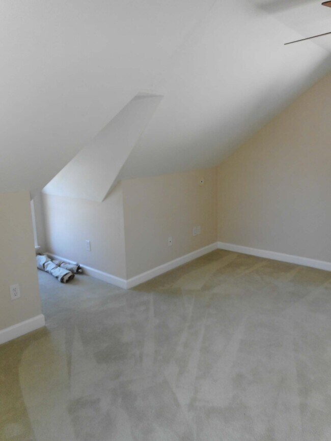 Building Photo - 608 Green St