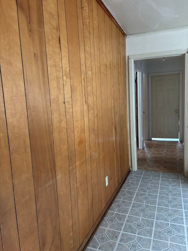 Building Photo - 1911 Lexington St