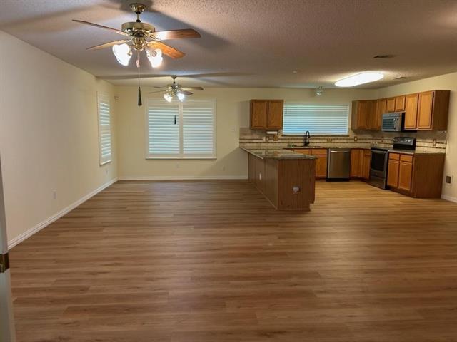 Building Photo - 2106 Millwood Dr