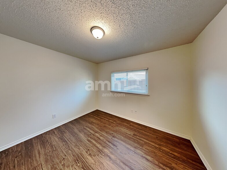 Building Photo - 10109 Chapel Glen Ter
