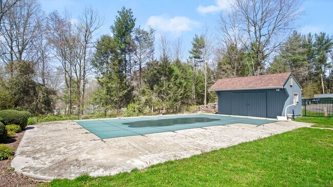 Building Photo - 37 Vista Dr