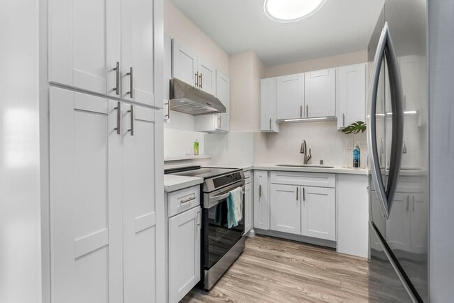 Building Photo - Coty Tower 703