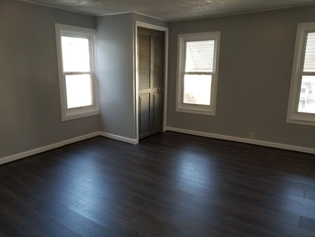 Building Photo - 224 W North St