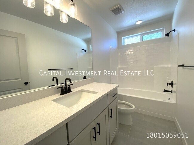 Building Photo - 11541 Engelmann Dr