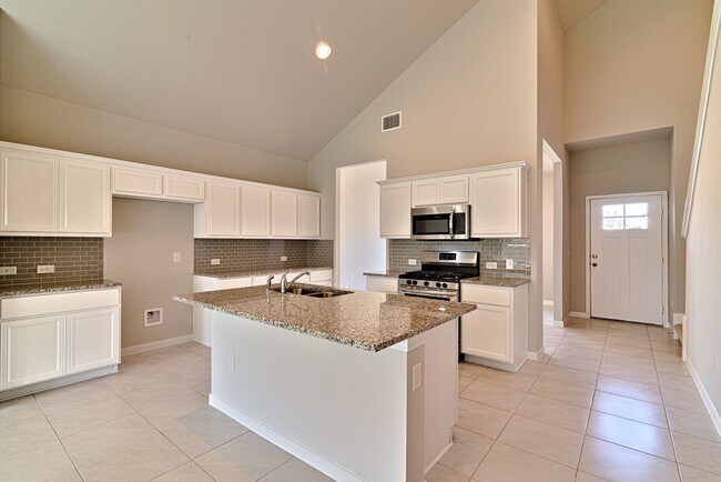 Building Photo - 6601 Loretta White Ln