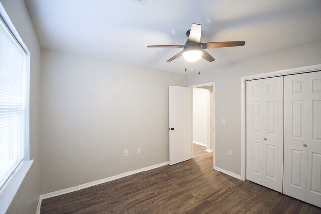 Building Photo - 1308 Fourplex